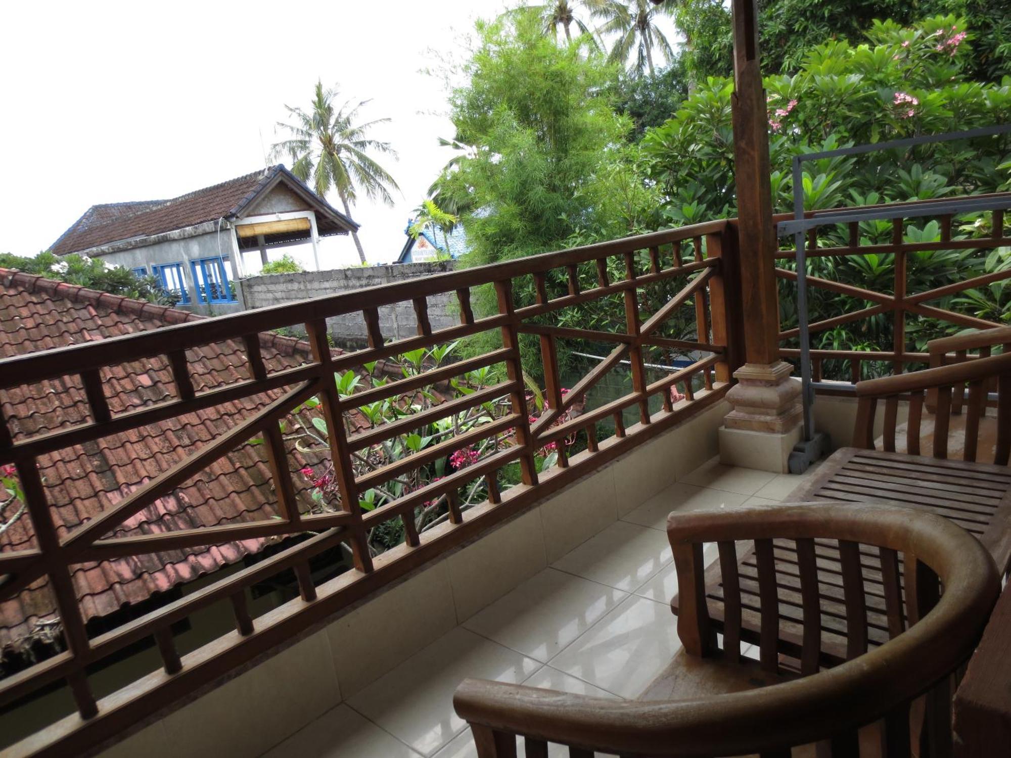 Paradise Palm Beach Bungalows&Dive Center Tulamben Exterior foto