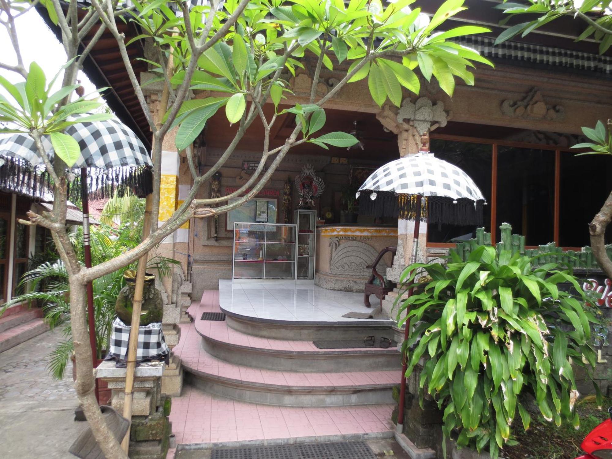 Paradise Palm Beach Bungalows&Dive Center Tulamben Exterior foto