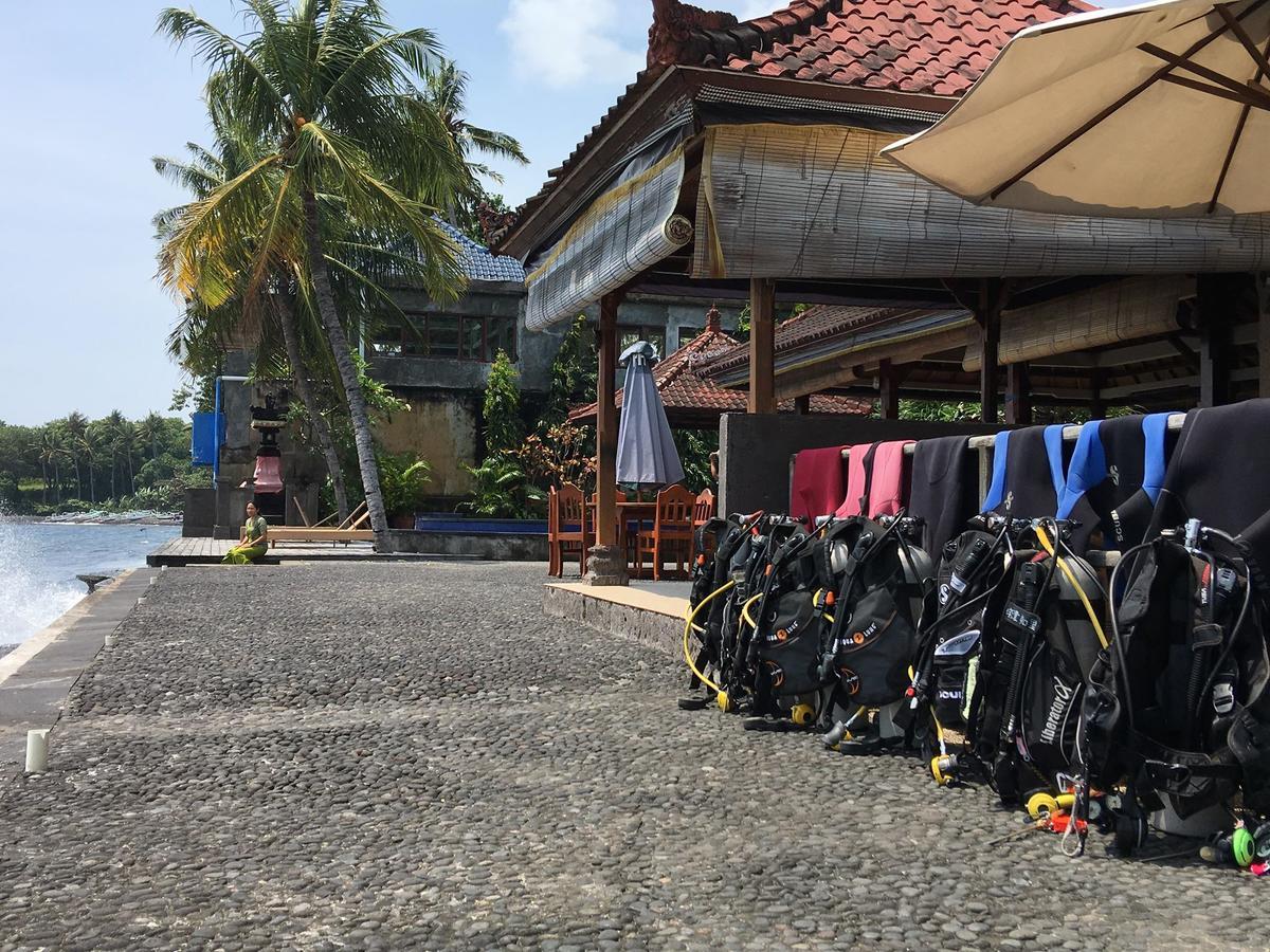 Paradise Palm Beach Bungalows&Dive Center Tulamben Exterior foto
